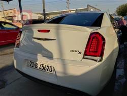كرايسلر 300